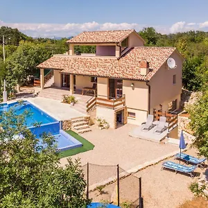 Nabucco Villa Kras